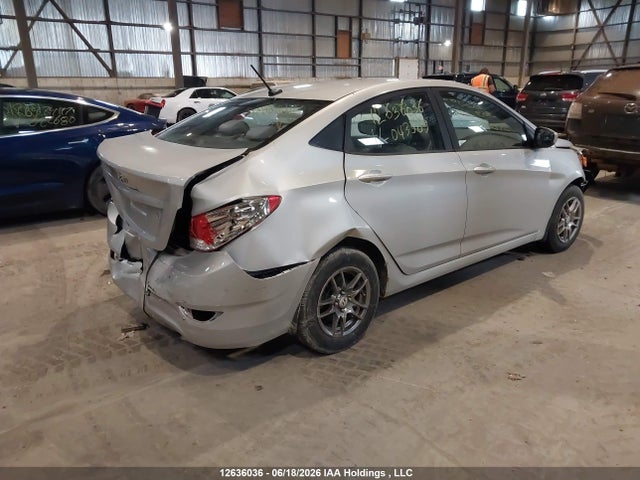 2012 Hyundai Accent Gls/gs მანქანა იყიდება აუქციონზე, vin: KMHCT4AE1CU043969, აუქციონის ნომერი: 12636036