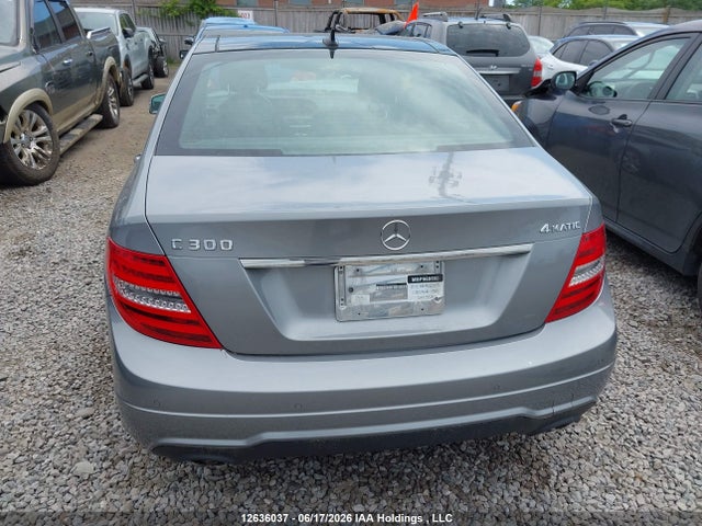 2012 Mercedes-benz C 300 4matic მანქანა იყიდება აუქციონზე, vin: WDDGF8BB7CA725528, აუქციონის ნომერი: 12636037
