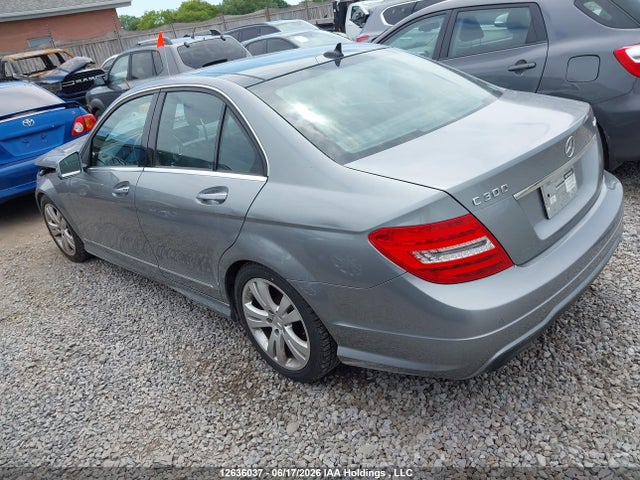 2012 Mercedes-benz C 300 4matic მანქანა იყიდება აუქციონზე, vin: WDDGF8BB7CA725528, აუქციონის ნომერი: 12636037