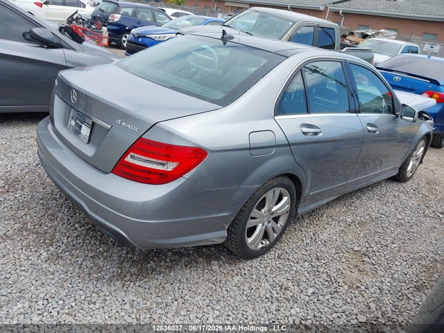 2012 Mercedes-benz C 300 4matic მანქანა იყიდება აუქციონზე, vin: WDDGF8BB7CA725528, აუქციონის ნომერი: 12636037