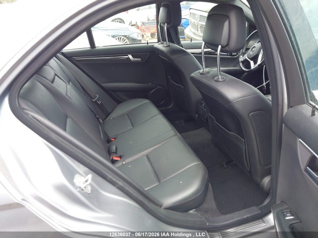 2012 Mercedes-benz C 300 4matic მანქანა იყიდება აუქციონზე, vin: WDDGF8BB7CA725528, აუქციონის ნომერი: 12636037