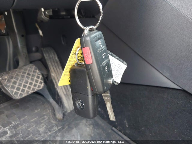 WVGJV7AXXFW601654 Volkswagen Tiguan