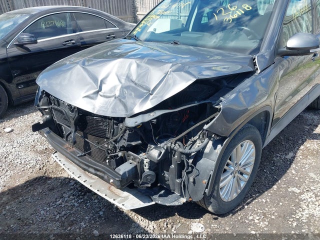 WVGJV7AXXFW601654 Volkswagen Tiguan