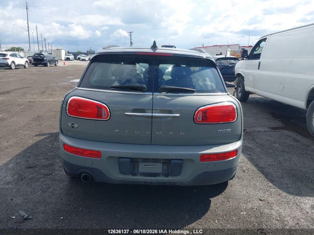 Mini Clubman Cooper 2018 WMWLU1C53J2F29057 Image 17