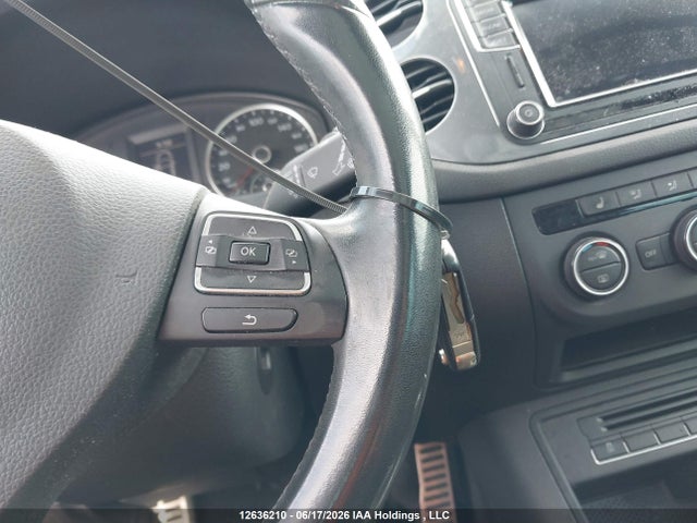 WVGJV7AXXGW595582 Volkswagen Tiguan
