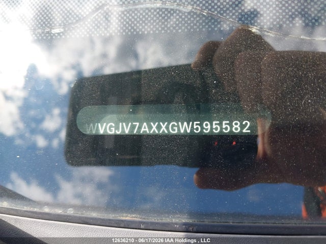 WVGJV7AXXGW595582 Volkswagen Tiguan