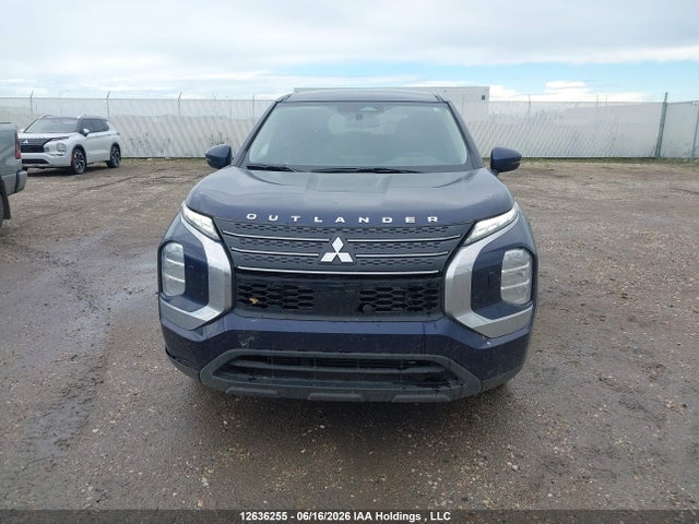 12636255 :رقم المزاد ، JA4J4UA82RZ614605 vin ، 2024 Mitsubishi Outlander Es مزاد بيع