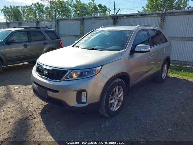 KIA SORENTO LX 2015 5XYKTCA60FG568210 Image 2