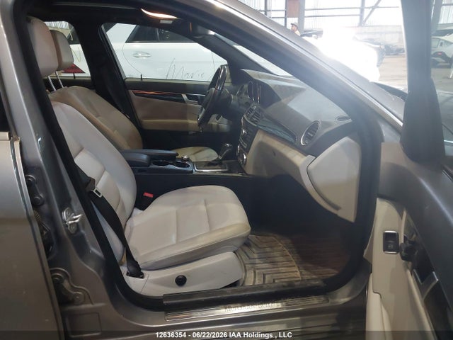 Продажа на аукционе авто 2012 Mercedes-benz C-class, vin: WDDGF8BB2CA685195, номер лота: 12636354