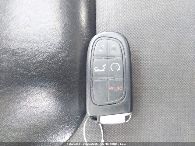 12636388 :رقم المزاد ، 1C4PJMBS6HW555383 vin ، 2017 Jeep Cherokee Trailhawk مزاد بيع
