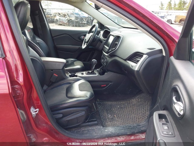12636388 :رقم المزاد ، 1C4PJMBS6HW555383 vin ، 2017 Jeep Cherokee Trailhawk مزاد بيع