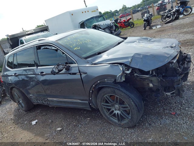 3VV4B7AX2NM087034 Volkswagen Tiguan Highline R-line