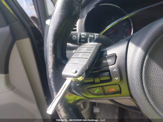 12636413 :رقم المزاد ، KNDMB5C16H6251367 vin ، 2017 Kia Sedona Lx مزاد بيع
