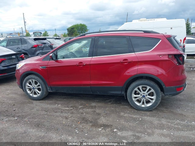 1FMCU0GD5HUA85301 Ford ESCAPE SE