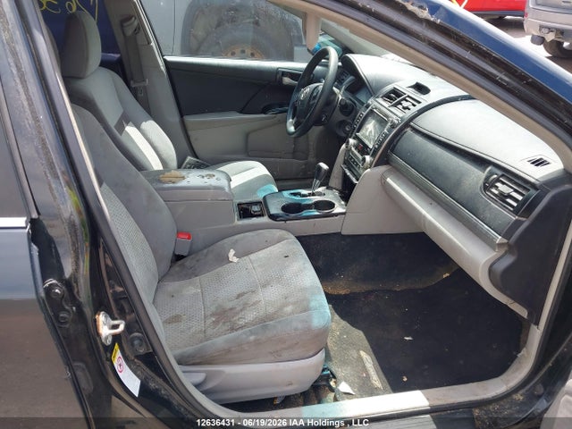 12636431 :رقم المزاد ، 4T1BF1FK9EU355041 vin ، 2014 Toyota Camry Le مزاد بيع