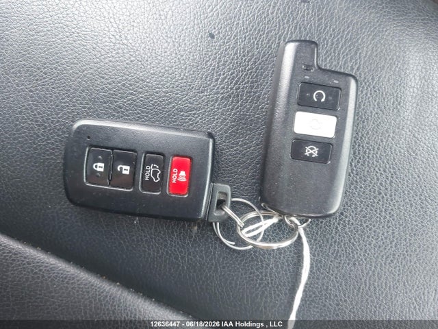 Продажа на аукционе авто 2017 Toyota Rav4 Se, vin: 2T3JFREV9HW665613, номер лота: 12636447