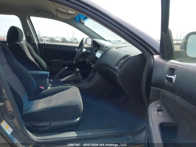 12607987 :رقم المزاد ، 1HGCM55494A812621 vin ، 2004 Honda Accord 2.4 Lx مزاد بيع