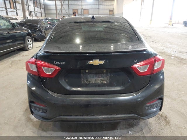 Chevrolet Cruze 2018 1G1BE5SM1J7113464 Image 16