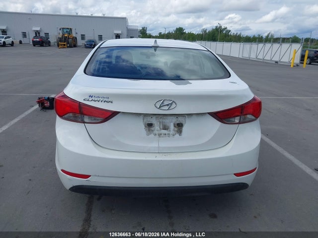 Hyundai ELANTRA GL 2015 5NPDH4AEXFH565931 Image 17