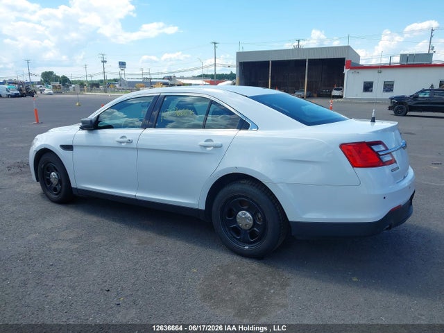 2015 Ford Taurus Police Interceptor მანქანა იყიდება აუქციონზე, vin: 1FAHP2MK6FG107808, აუქციონის ნომერი: 12636664