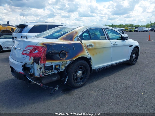 2015 Ford Taurus Police Interceptor მანქანა იყიდება აუქციონზე, vin: 1FAHP2MK6FG107808, აუქციონის ნომერი: 12636664