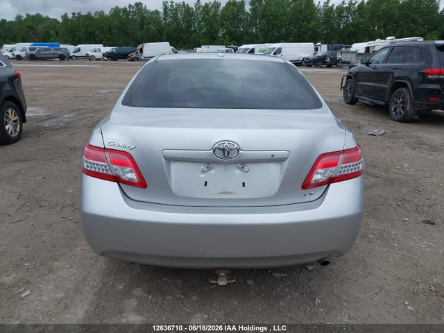 2010 Toyota Camry Se/le/xle მანქანა იყიდება აუქციონზე, vin: 4T1BF3EK5AU075415, აუქციონის ნომერი: 12636710