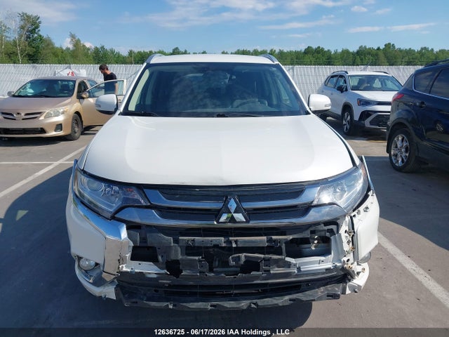 Продажа на аукционе авто 2018 Mitsubishi Outlander Se/gt, vin: JA4J24A53JZ615942, номер лота: 12636725