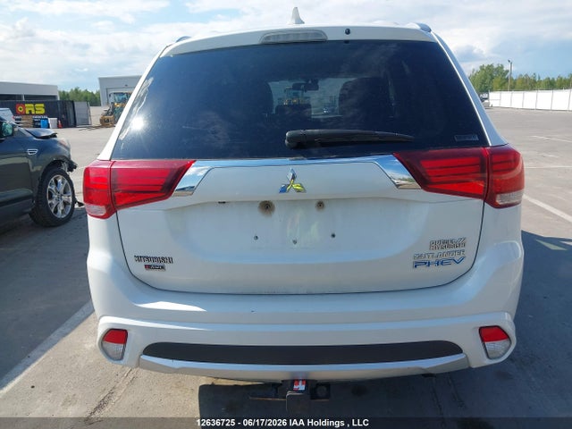 Продажа на аукционе авто 2018 Mitsubishi Outlander Se/gt, vin: JA4J24A53JZ615942, номер лота: 12636725