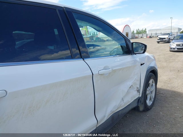 1FMCU9GX4GUB49051 Ford ESCAPE SE