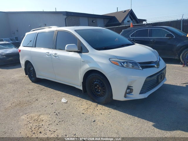 2018 Toyota Sienna Xle 7-passenger მანქანა იყიდება აუქციონზე, vin: 5TDDZ3DC7JS203107, აუქციონის ნომერი: 12636871