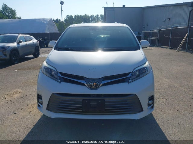 2018 Toyota Sienna Xle 7-passenger მანქანა იყიდება აუქციონზე, vin: 5TDDZ3DC7JS203107, აუქციონის ნომერი: 12636871