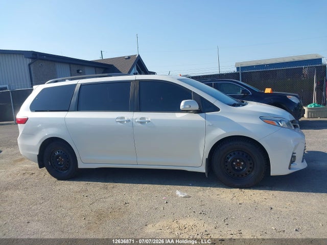 2018 Toyota Sienna Xle 7-passenger მანქანა იყიდება აუქციონზე, vin: 5TDDZ3DC7JS203107, აუქციონის ნომერი: 12636871