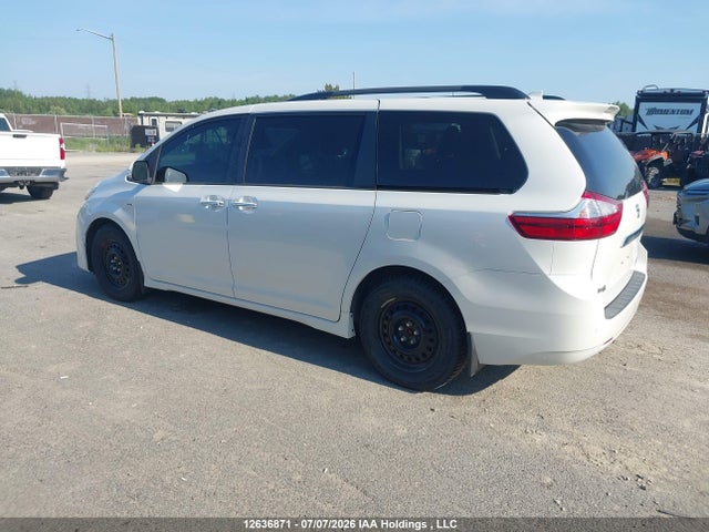 5TDDZ3DC7JS203107 Toyota Sienna Xle 7-passenger