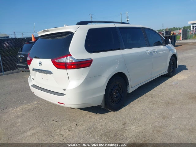 2018 Toyota Sienna Xle 7-passenger მანქანა იყიდება აუქციონზე, vin: 5TDDZ3DC7JS203107, აუქციონის ნომერი: 12636871