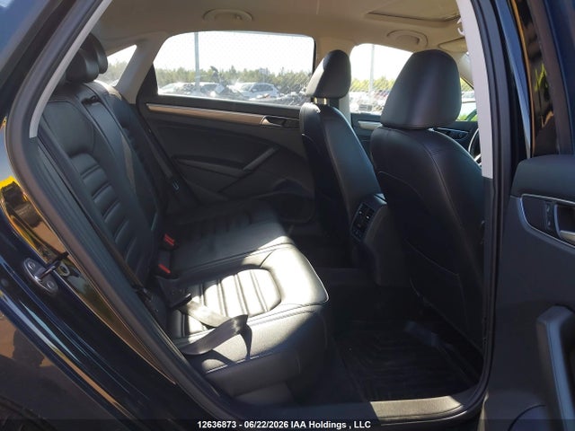 2016 Volkswagen Passat Sel/sel Premium მანქანა იყიდება აუქციონზე, vin: 1VWCS7A32GC036884, აუქციონის ნომერი: 12636873