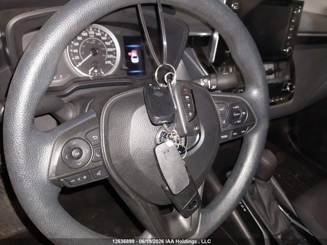 12636899 :رقم المزاد ، 5YFBPMBE0MP200974 vin ، 2021 Toyota Corolla Le مزاد بيع