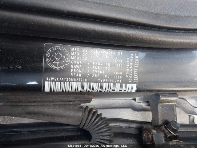 2013 Volkswagen Beetle 2.5l Comfortline/2.5l Highline მანქანა იყიდება აუქციონზე, vin: 3VW5X7AT3DM823718, აუქციონის ნომერი: 12631984