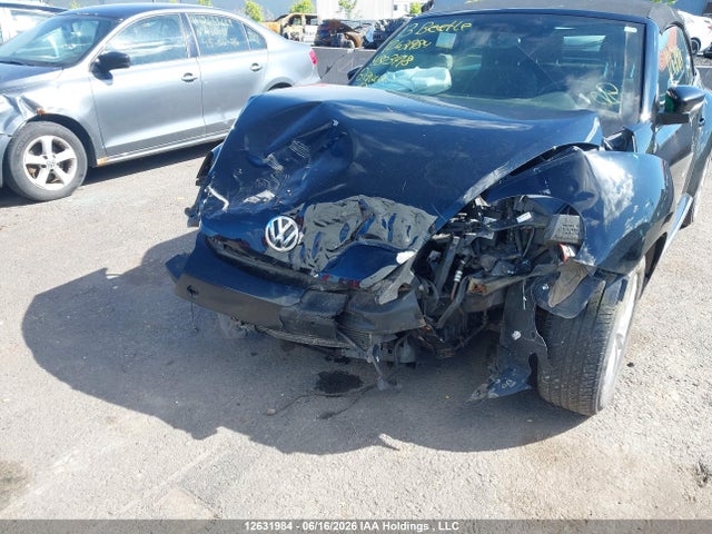 2013 Volkswagen Beetle 2.5l Comfortline/2.5l Highline მანქანა იყიდება აუქციონზე, vin: 3VW5X7AT3DM823718, აუქციონის ნომერი: 12631984