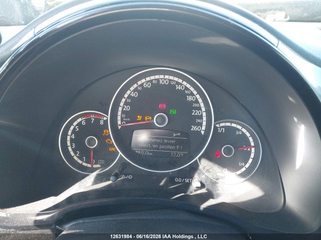 2013 Volkswagen Beetle 2.5l Comfortline/2.5l Highline მანქანა იყიდება აუქციონზე, vin: 3VW5X7AT3DM823718, აუქციონის ნომერი: 12631984
