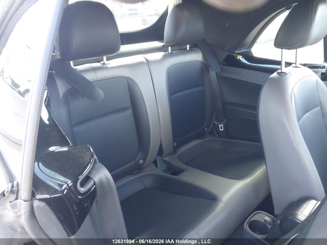 2013 Volkswagen Beetle 2.5l Comfortline/2.5l Highline მანქანა იყიდება აუქციონზე, vin: 3VW5X7AT3DM823718, აუქციონის ნომერი: 12631984