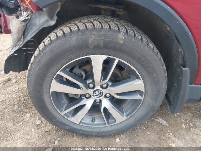 12636952 :رقم المزاد ، 2T3RFREV5JW816438 vin ، 2018 Toyota Rav4 Adventure/xle مزاد بيع