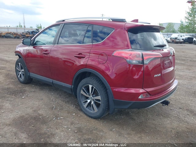12636952 :رقم المزاد ، 2T3RFREV5JW816438 vin ، 2018 Toyota Rav4 Adventure/xle مزاد بيع
