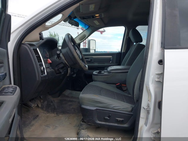 RAM 3500 Slt 2017 3C63R3HL0HG661447 Image 13