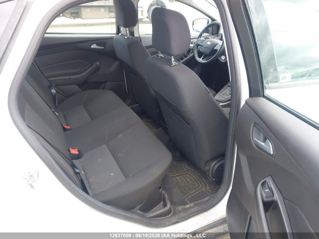 Ford FOCUS SE 2017 1FADP3F21HL255778 Image 8