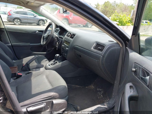 2011 Volkswagen Jetta 2.0l Trendline/2.0l Trendline+ მანქანა იყიდება აუქციონზე, vin: 3VW2K7AJ1BM336482, აუქციონის ნომერი: 12637062