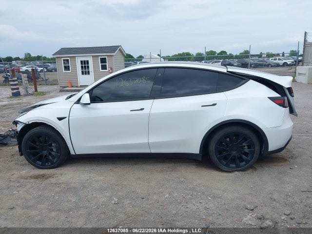 7SAYGAEE6PF645856 Tesla Model Y