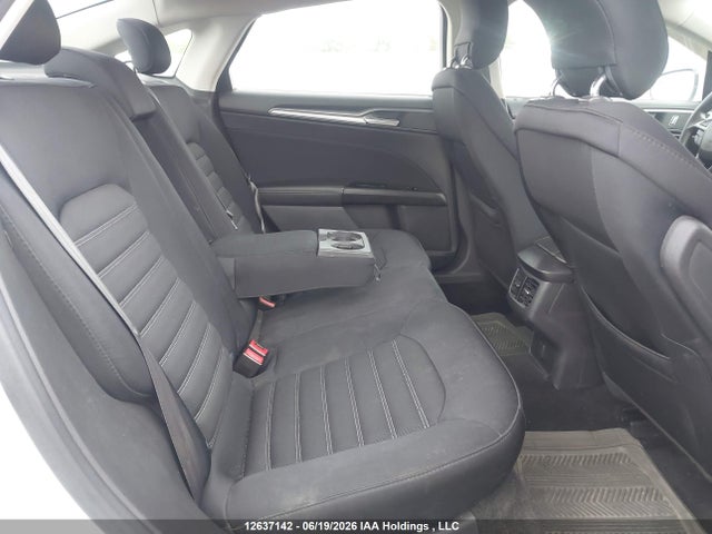 12637142 :رقم المزاد ، 1FA6P0H70F5104495 vin ، 2015 Ford Fusion Se مزاد بيع