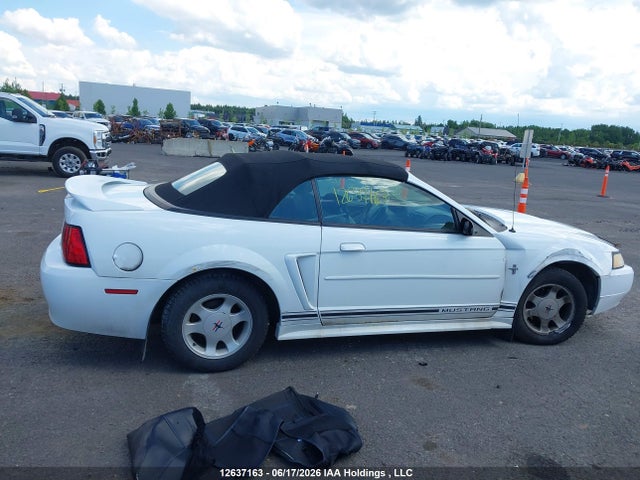 2000 Ford Mustang მანქანა იყიდება აუქციონზე, vin: 1FAFP4446YF250447, აუქციონის ნომერი: 12637163