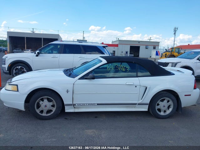 2000 Ford Mustang მანქანა იყიდება აუქციონზე, vin: 1FAFP4446YF250447, აუქციონის ნომერი: 12637163