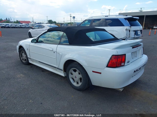 2000 Ford Mustang მანქანა იყიდება აუქციონზე, vin: 1FAFP4446YF250447, აუქციონის ნომერი: 12637163